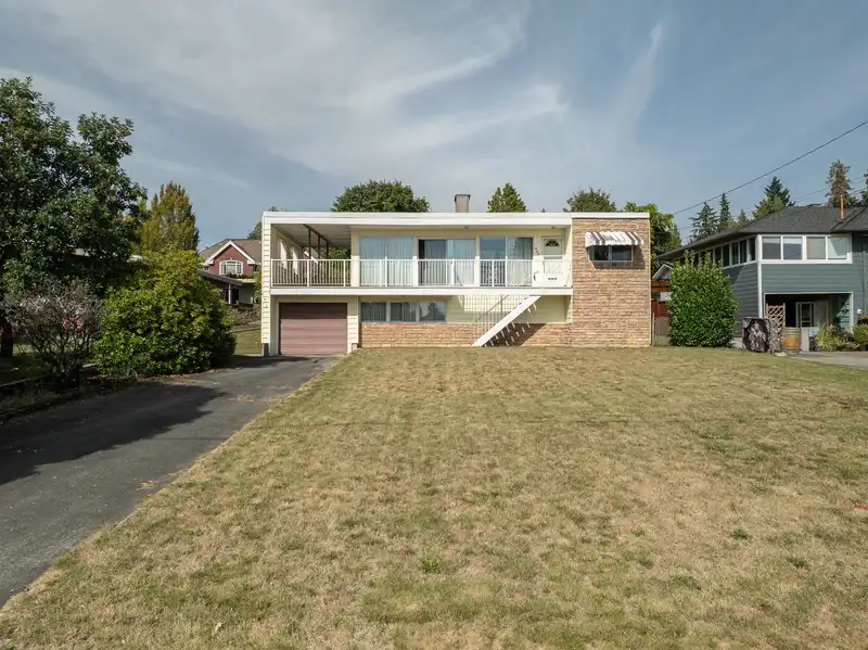 809 SHAW AVENUE - photo 1 of 4