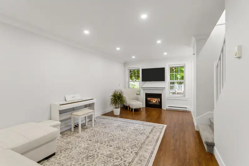 15 23085 118 AVENUE - photo 3 of 27