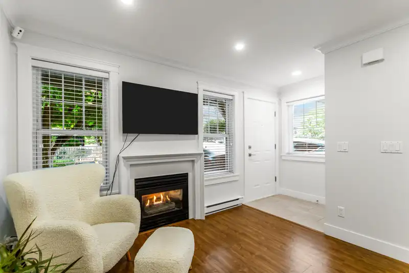 15 23085 118 AVENUE - photo 4 of 27