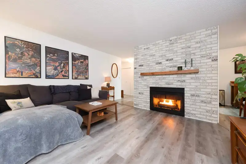 207 1048 KING ALBERT AVENUE - photo 1 of 31
