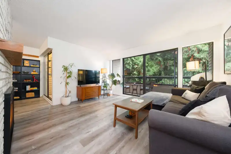 207 1048 KING ALBERT AVENUE - photo 3 of 31