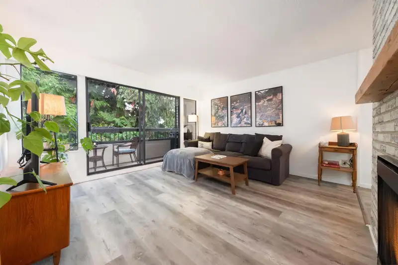 207 1048 KING ALBERT AVENUE - photo 4 of 31