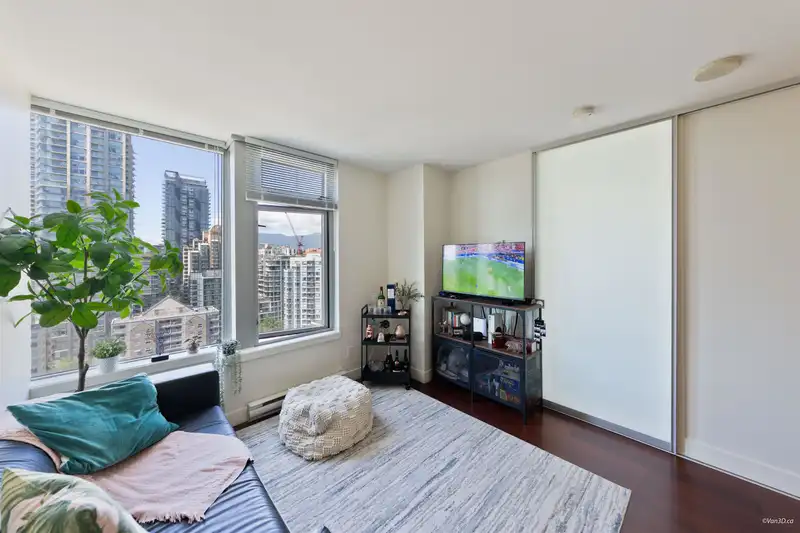 2204 1255 SEYMOUR STREET - photo 4 of 30