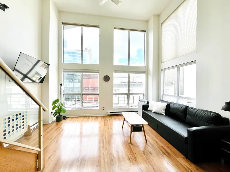 403 933 SEYMOUR STREET - photo 2 of 13