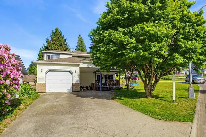 7800 DEERFIELD STREET - photo 1 of 37
