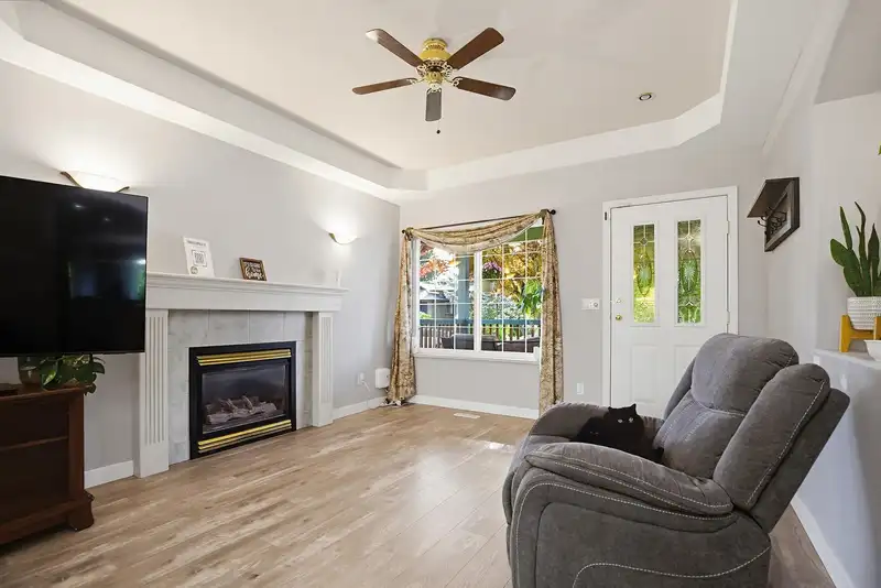 7800 DEERFIELD STREET - photo 2 of 37