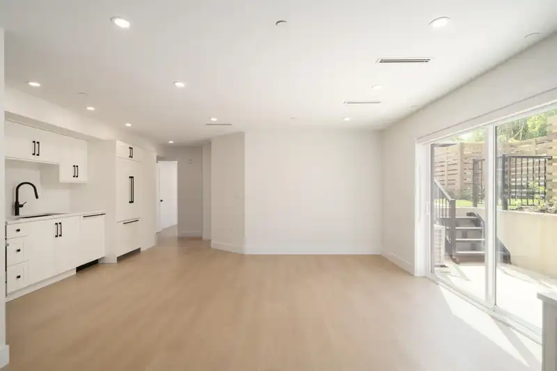 4832 DUCHESS STREET - photo 3 of 34