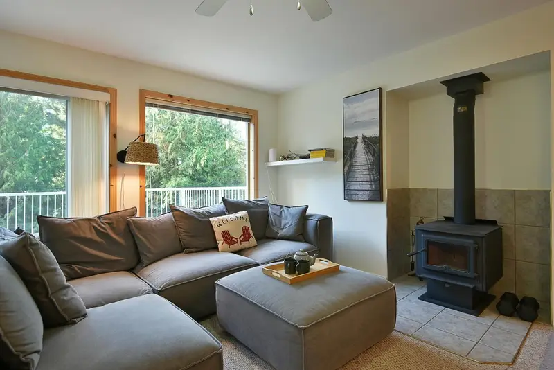 8650 REDROOFFS ROAD - photo 2 of 25