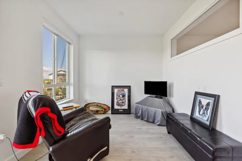 203 2499 RABBIT DRIVE - photo 1 of 25