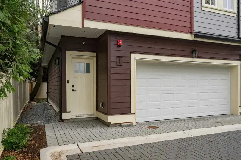 3 4829 48 AVENUE - photo 3 of 40