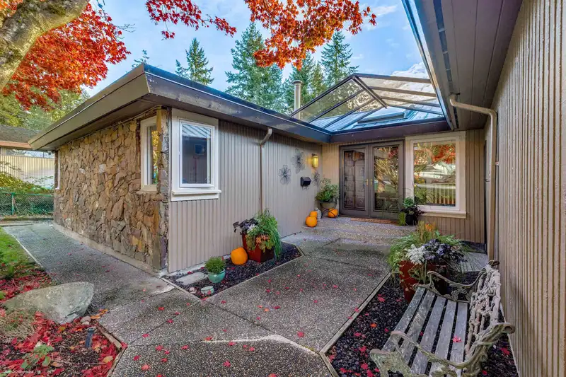 6467 CABELDU CRESCENT - photo 2 of 37