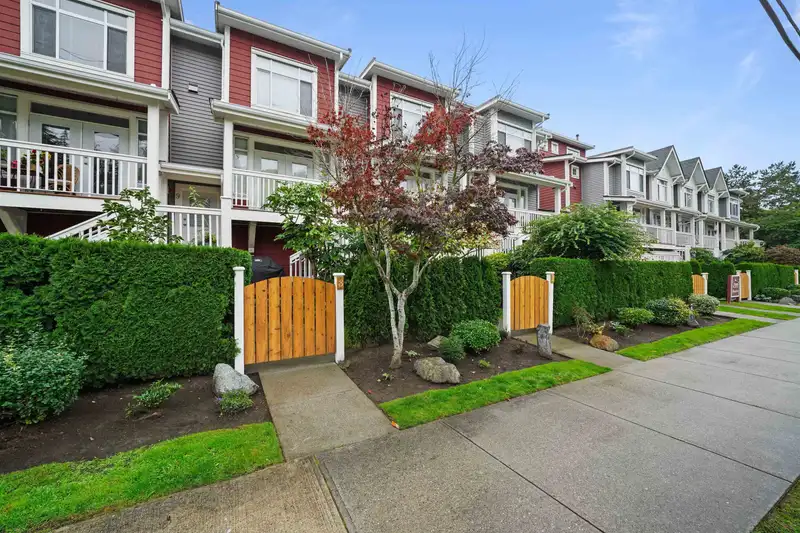 8 4388 MONCTON STREET - photo 1 of 24