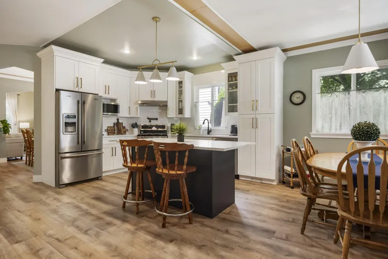 17850 100A AVENUE - photo 4 of 25