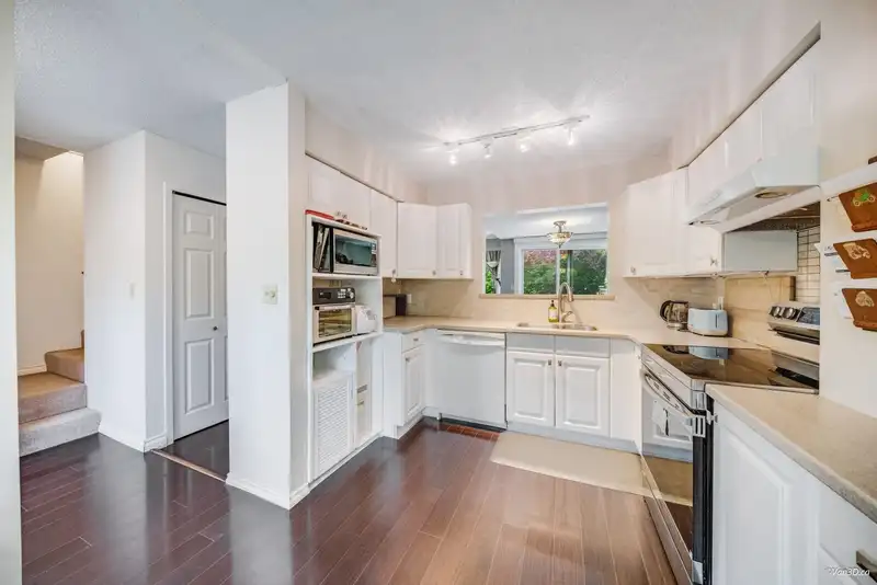 4253 BIRCHWOOD CRESCENT - photo 2 of 36