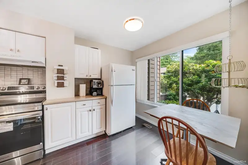 4253 BIRCHWOOD CRESCENT - photo 3 of 36