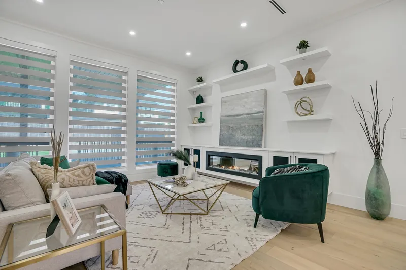 15919 RUSSELL AVENUE - photo 3 of 25