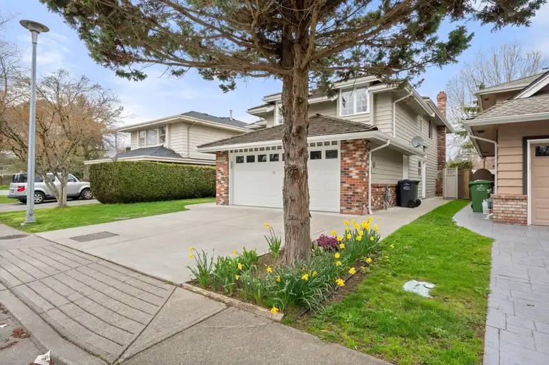 5151 BUNTING AVENUE - photo 3 of 40