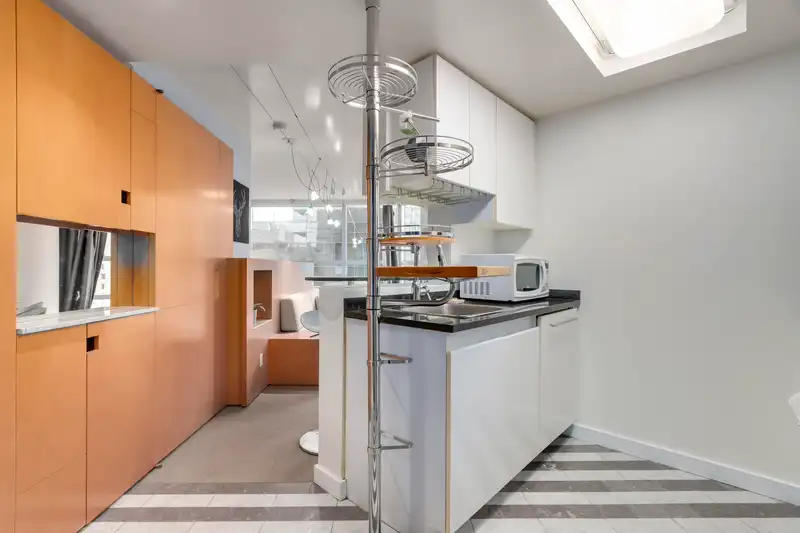 1404 1050 BURRARD STREET - photo 3 of 28