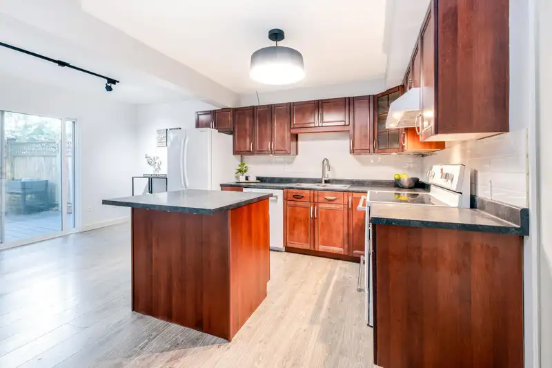 245 BALMORAL PLACE - photo 2 of 25