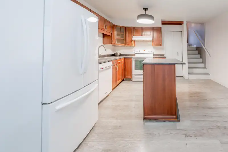 245 BALMORAL PLACE - photo 3 of 25