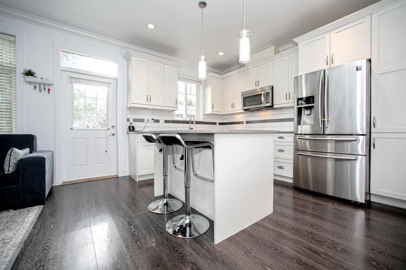 19 6929 142 STREET - photo 4 of 25