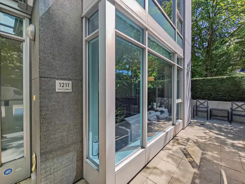 1211 W CORDOVA STREET - photo 2 of 39