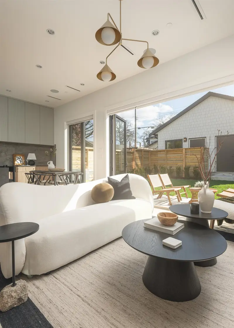 2 2684 OXFORD STREET - photo 3 of 16