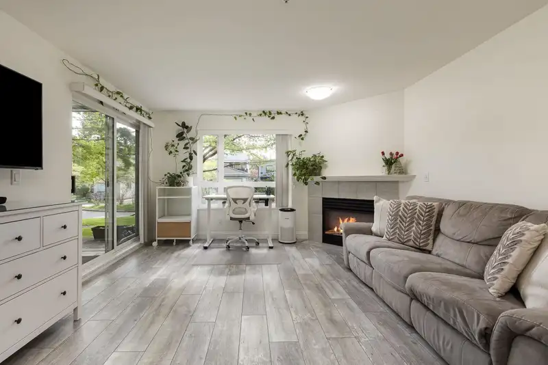 109 2965 HORLEY STREET - photo 1 of 23