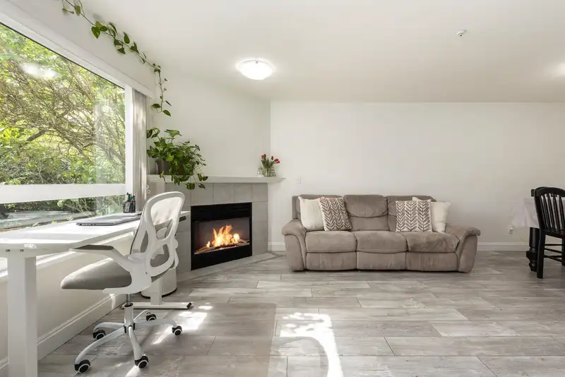 109 2965 HORLEY STREET - photo 2 of 23