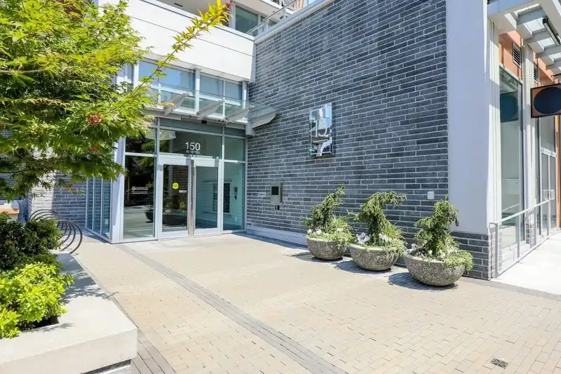 1602 150 W 15TH STREET - photo 2 of 28