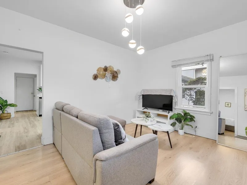 4168 PARKER STREET - photo 4 of 25