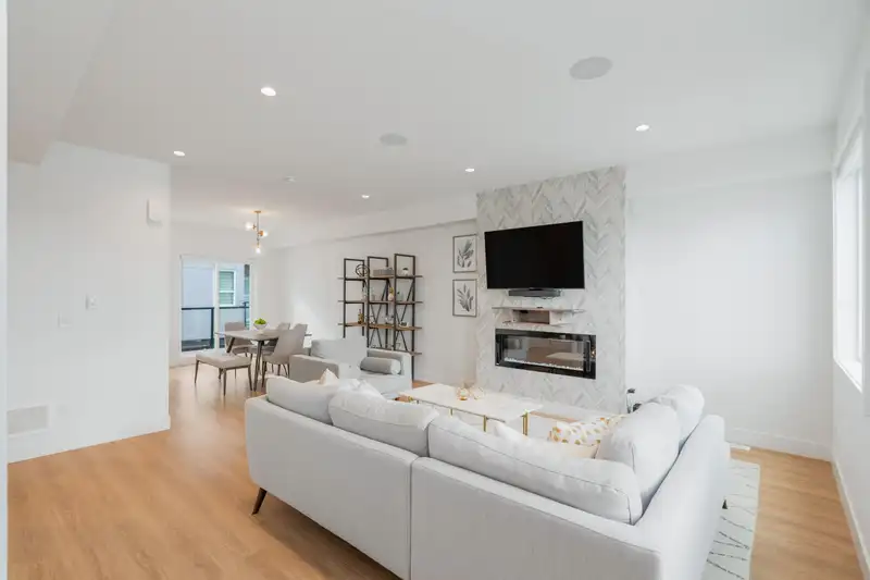 22 8140 166 STREET - photo 2 of 38