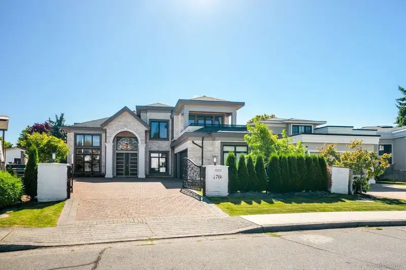 4760 LARKSPUR AVENUE - photo 1 of 32