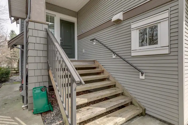 34 8250 209B STREET - photo 2 of 31
