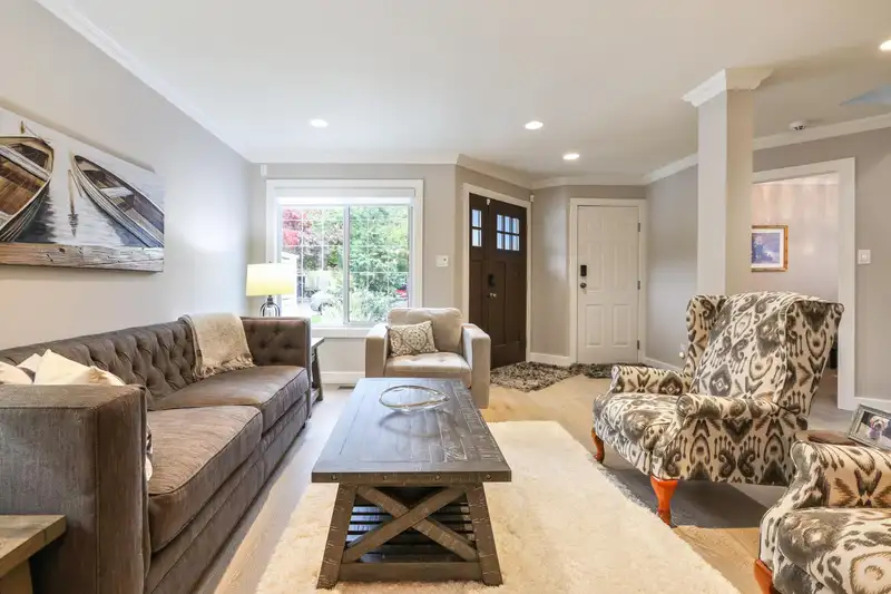 1076 CLEMENTS AVENUE - photo 3 of 32