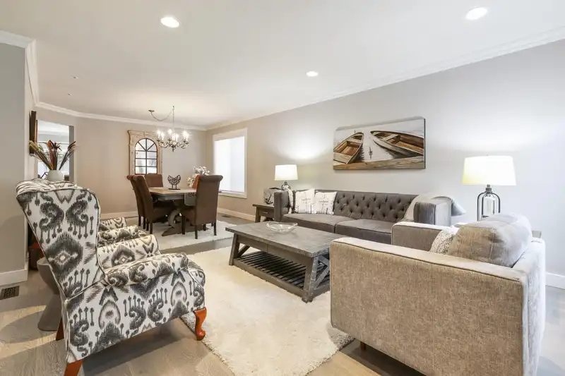 1076 CLEMENTS AVENUE - photo 4 of 32
