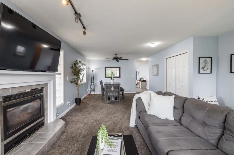 34775 2ND AVENUE - photo 4 of 25