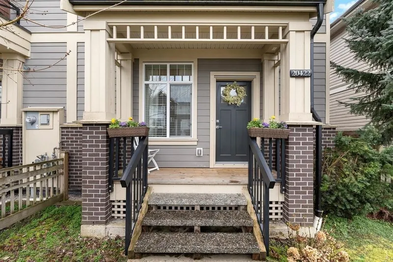 20422 84 AVENUE - photo 3 of 25