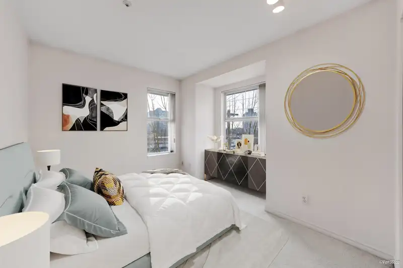 401 135 ELEVENTH STREET - photo 4 of 32
