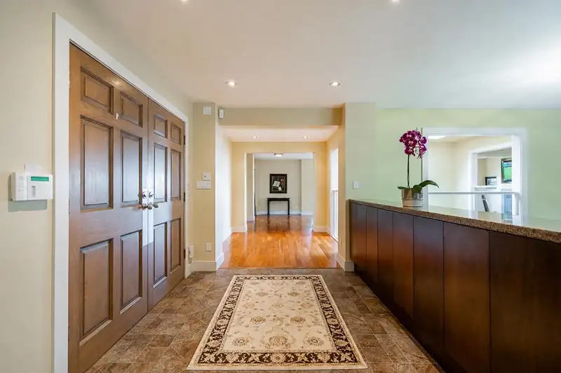 1542 CHARTWELL DRIVE - photo 2 of 33