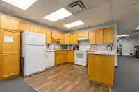 238 2451 GLADWIN ROAD - thumbnail 38