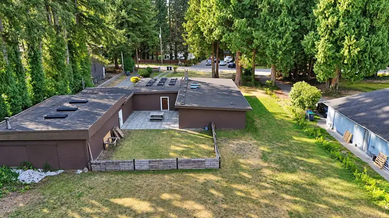 13897 56A AVENUE - photo 2 of 40