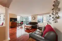 1801 717 JERVIS STREET - thumbnail 1