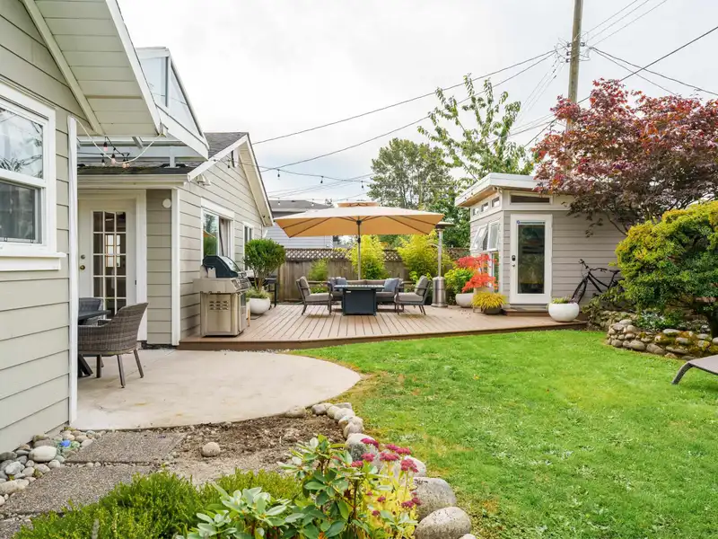 1355 TATLOW AVENUE - photo 1 of 34