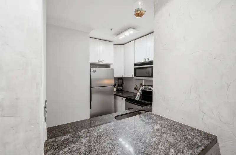 307 1230 HARO STREET - photo 4 of 19