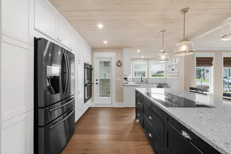 20302 123B AVENUE - photo 2 of 25