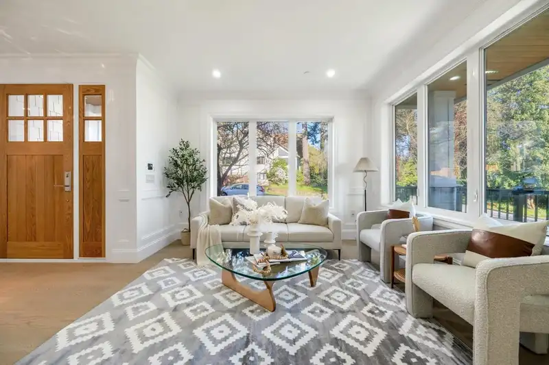 5081 CROWN AVENUE - photo 2 of 16