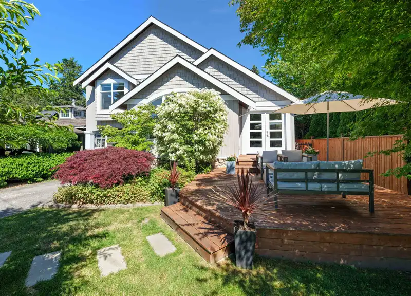 1620 ENDERBY AVENUE - photo 1 of 38