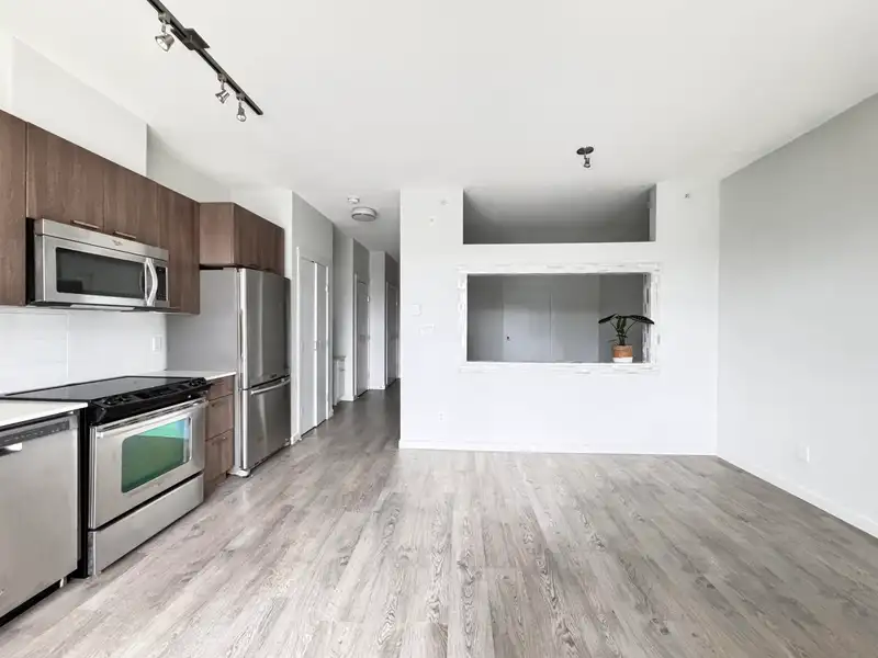 416 617 SMITH AVENUE - photo 4 of 21