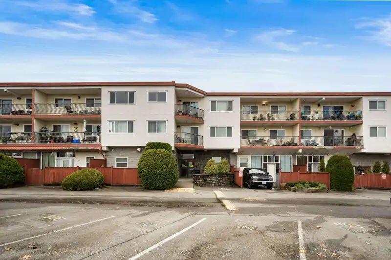 205 3043 270 STREET - photo 2 of 29